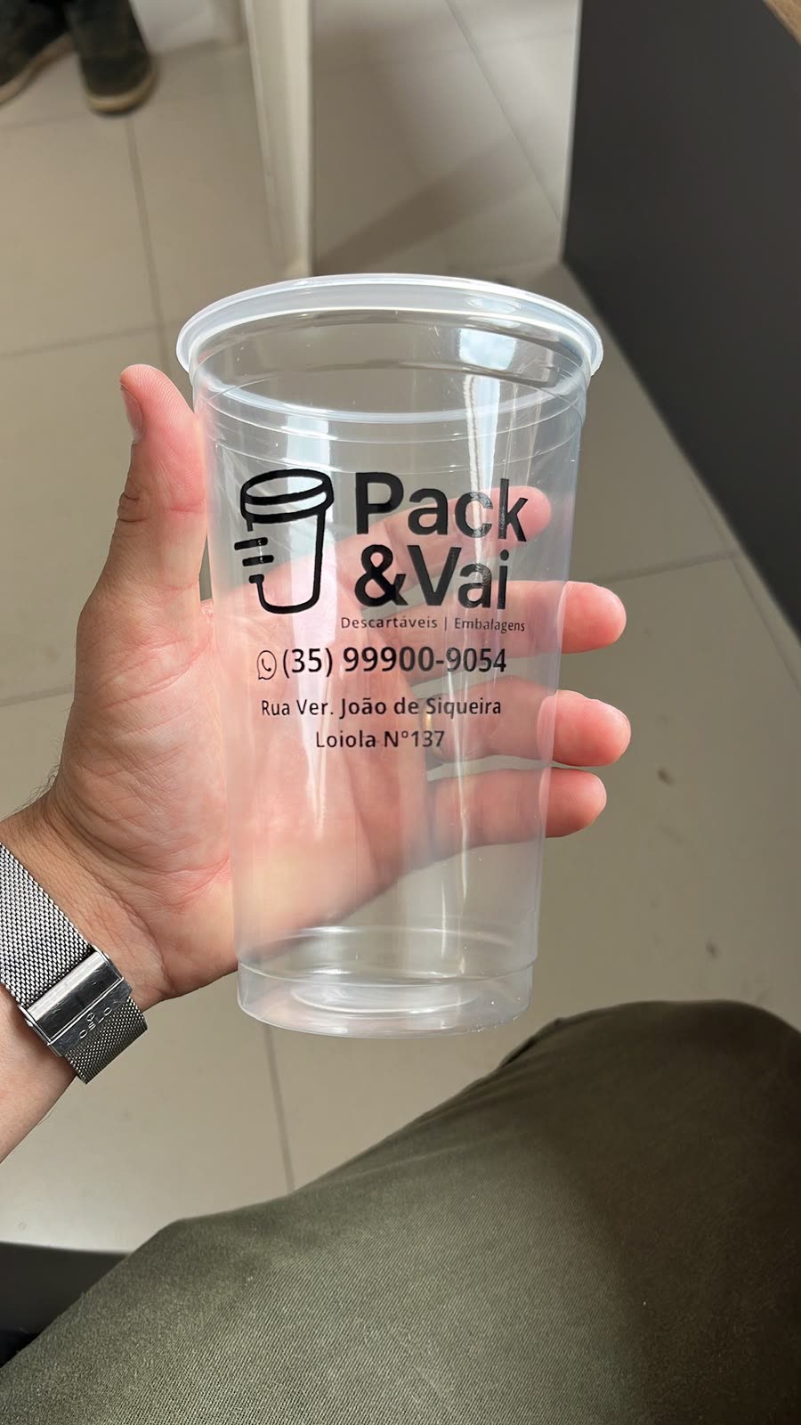 Copo descartável personalizado com a marca Pack & Vai